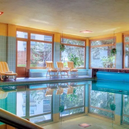 Sunstar & Ξενοδοχείο 4*